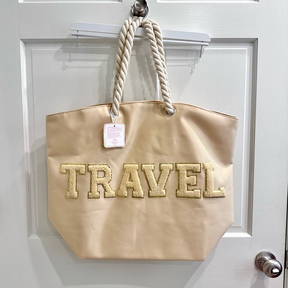 🦋Gloss & Glo Travel cream tote (Nylon) bag with patches - Picture 2 of 3